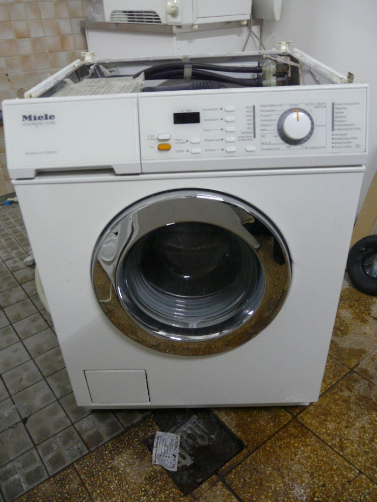 Miele Novotronic W986 Aquastop Defekt (1)