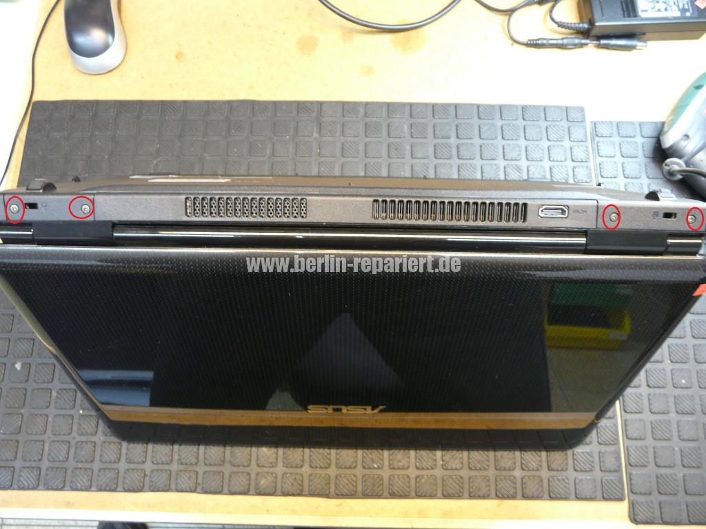 ASUS K70A, Streifen in Bild (3)