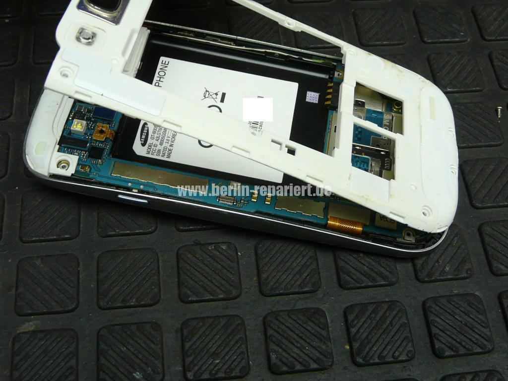 Samsung Galaxy GT-i9305, Akku wird nicht geladen, USB Buchse defekt (3)